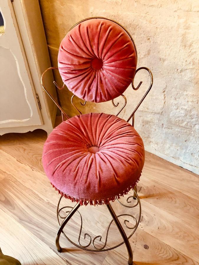 L'Inattendu Uzes Bagian luar foto