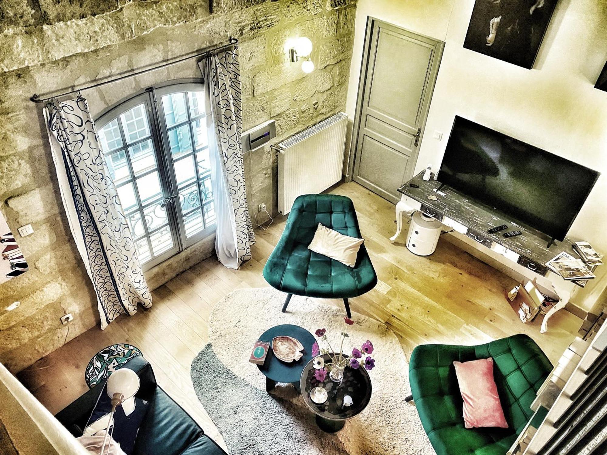 L'Inattendu Uzes Bagian luar foto